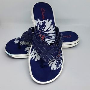 Clark's Blue and White Hawaiian Style Slide On Sandals Size 8